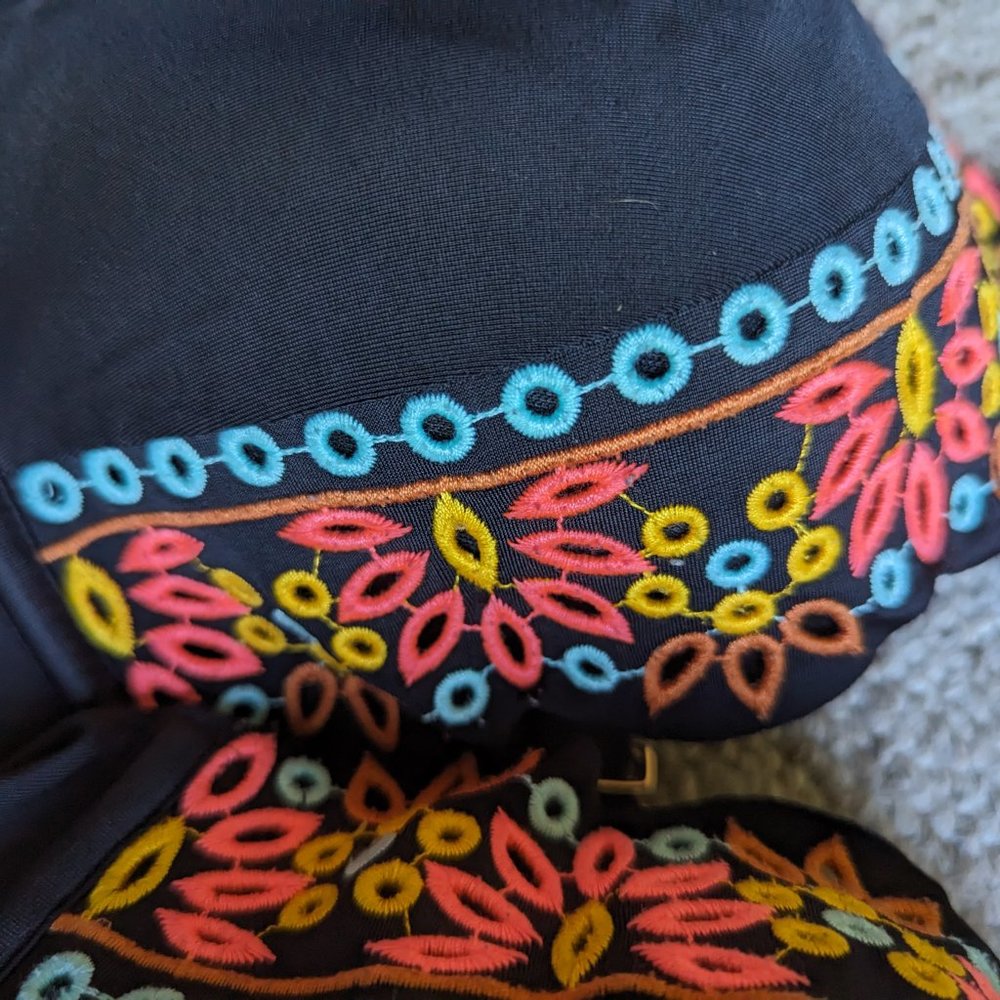 V-Neck Shade & Shore Embroidered Bikini Top - Picture 2 of 6
